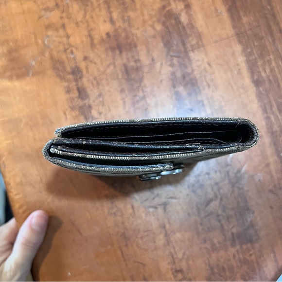 Authentic Gucci Compact GG Bifold Canvas Wallet - Picture 9 of 13